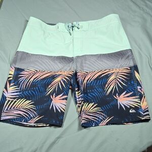 Quiksilver Highline Men's Tropical Swim Shorts - Multicolor Size 34 Board Shorts